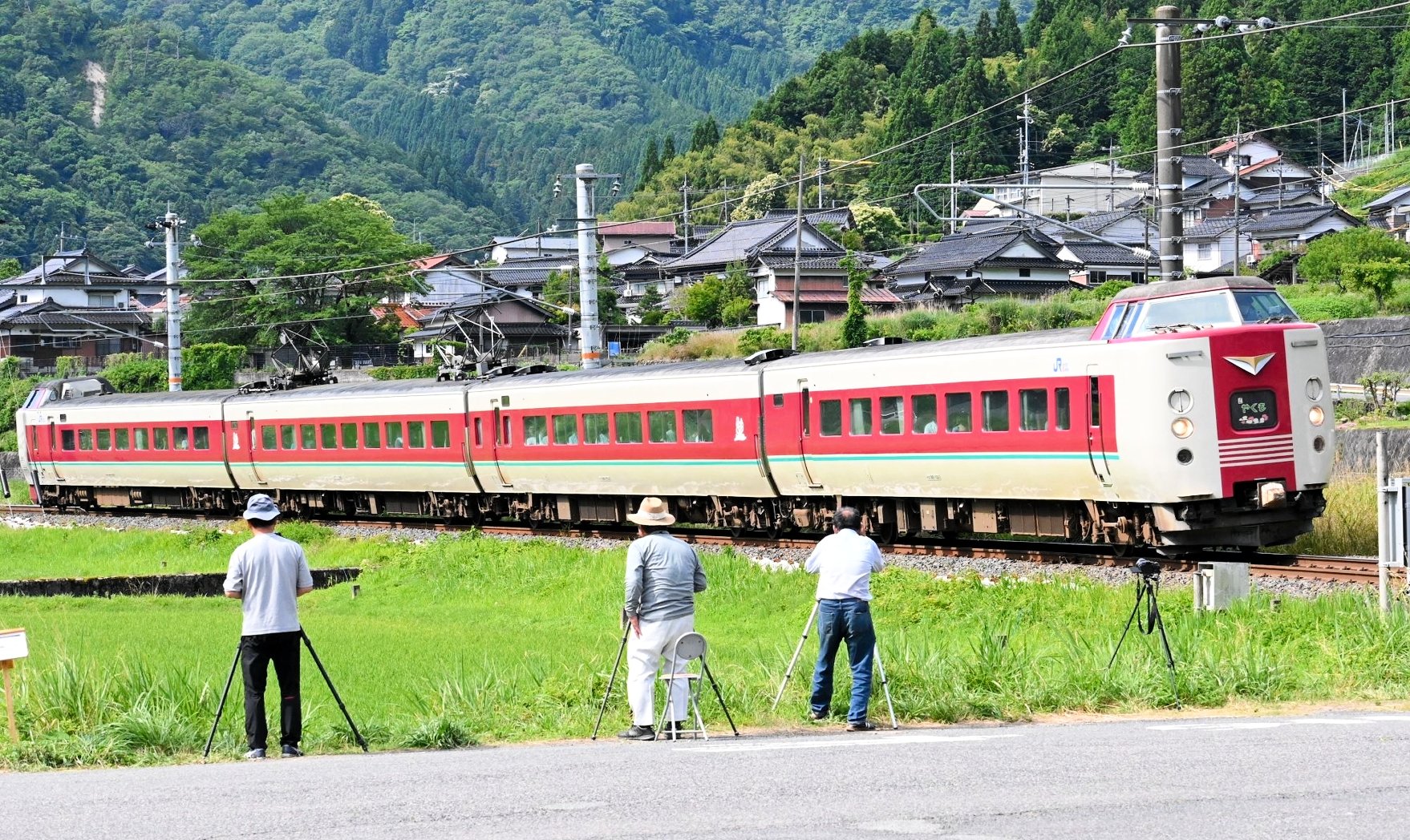 【互恵】“撮り鉄”対応の協力に感謝状　特急やくも旧型381系車両の撮り鉄対応に沿線住民などが協力　鳥取県…